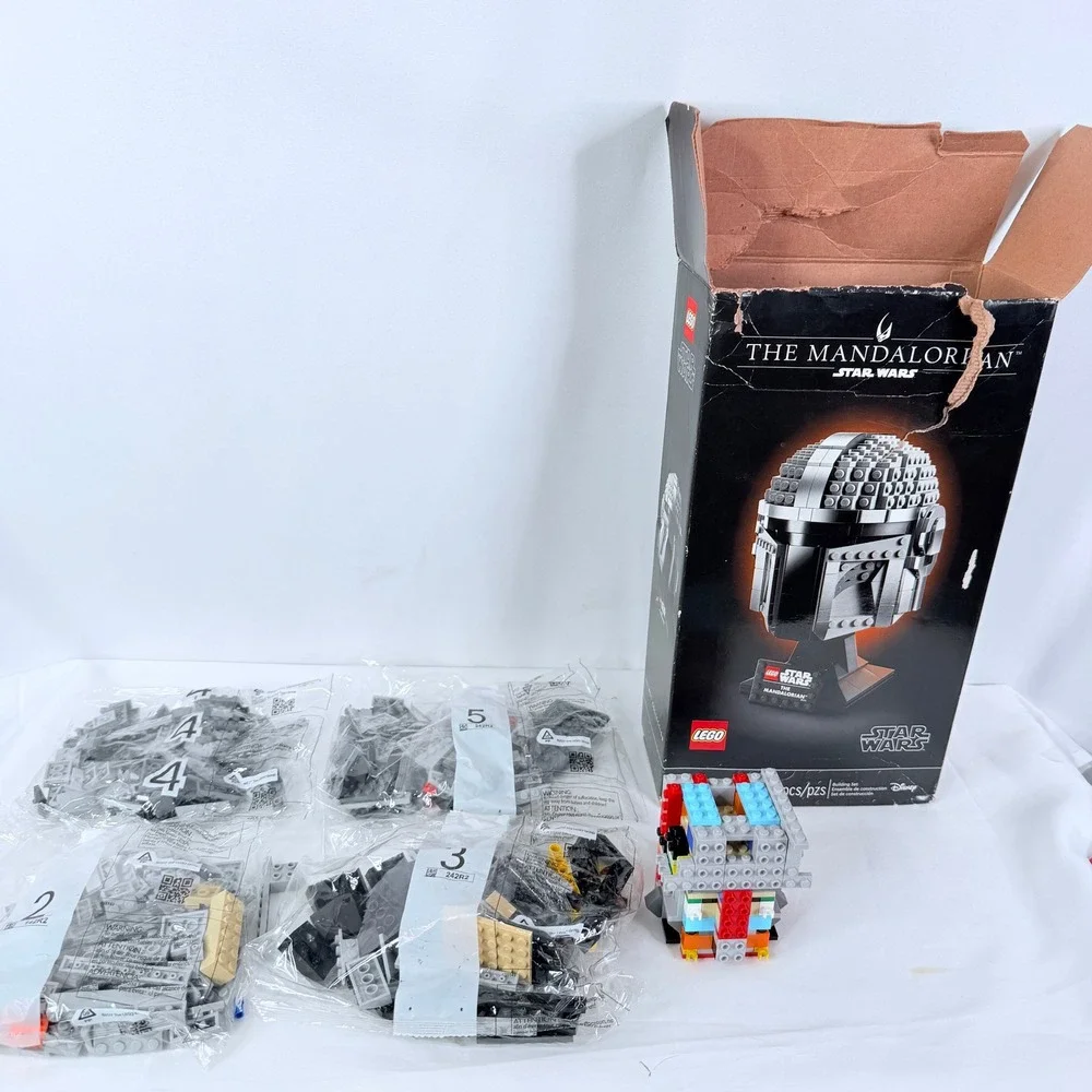 LEGO Star Wars The Mandalorian‎ Helmet Set 75328 Partial Build Open Box 584 pcs